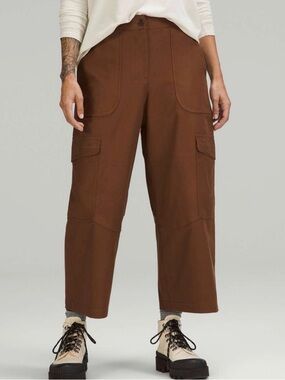 Lululemon Light Utilitech Cargo Pocket High-Rise Crop Roasted Brown